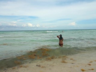 DIAMOND BIG OLE ASS ON THE BEACH