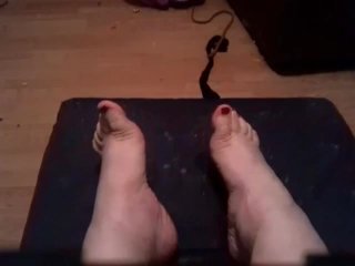 Want to worship my feet bitch