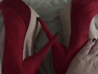 Carlycurvy feet play and cum countdown