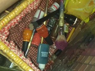 Peeing a BUNCH!! In this makeup box ;P