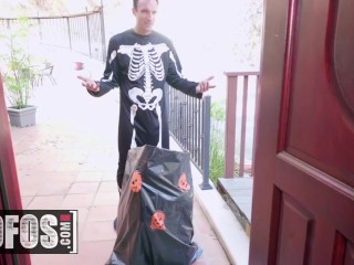 MOFOS - Sexy lil kitty Selena Stone gets stretched by big treat