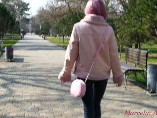 Кончает на геймершу пока она играет в Mortal Kombat