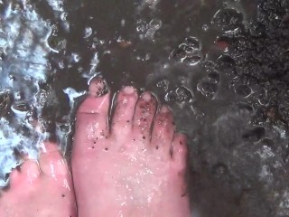 DIRTY FEET IN THE MUD