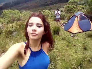 Hermosa agatha vega con su novio cogiendo rico en merida en las montañas