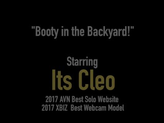 Wild Webcammer Its Cleo Mounts A Tractor & A Dildo!