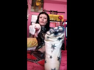 Miss Wagon Vegan Fetish - Succhia lo strappon della PADRONA bocchinaro!