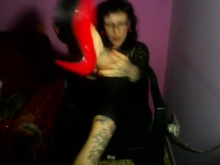 Miss Wagon Vegan - Scarpe Rosse e Rossetto rosso fetish per farti sborrare