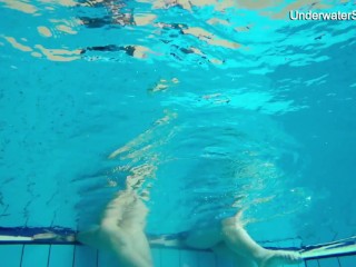 Diana and Simonna hot lesbians underwater