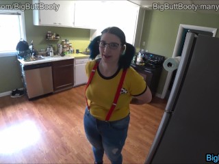 Pizza Delivery Thot Has A Threesome For Tips!