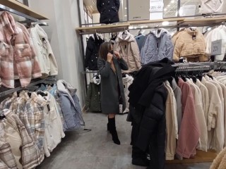 Shopping a warm jacket for winter...naked!!!