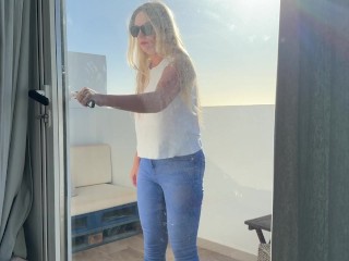 girl got stuck on the balcony and had to pee in her jeans
