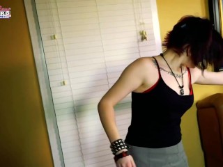 Alternative Hottie Marci Gets Her Clit Vibed To Orgasm!