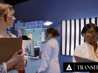 TRANSFIXED - DOLLS: Khloe Kay & Zariah Aura Get Caught Fucking By Horny Scientist Avery Jane!