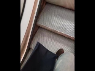 piss in shoping time