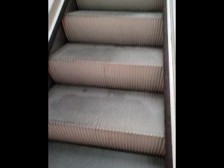 piss in shoping time