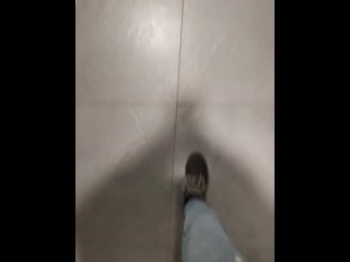 piss in shoping time