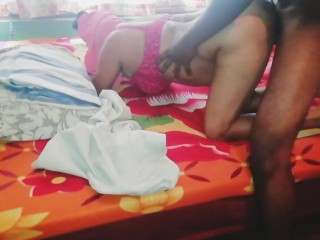 මල්කාන්තිගේ මිනිහා මල්කාන්ති ගෙදර නැති වෙලාවේ ගෙදරට ආපු මිඩ් වයිෆ් මිස්ට හුකනවා  midwife mis fucking