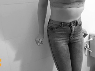 Pee desperation in tight jeans