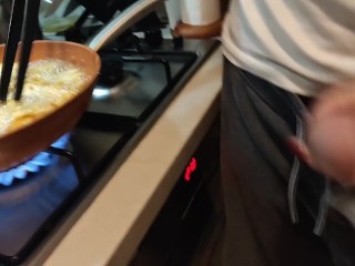 Handjob by cute girlfriend while cooking fries(full vid on my 0nlyfans/ManyVids)