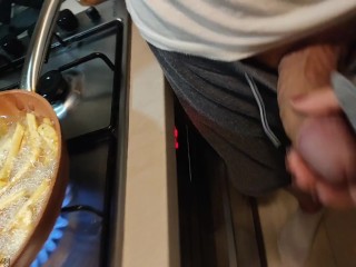 Handjob by cute girlfriend while cooking fries(full vid on my 0nlyfans/ManyVids)