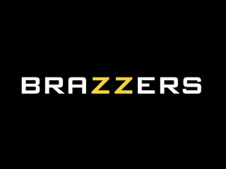 Catching Angel's Ass.Angel Youngs / Brazzers