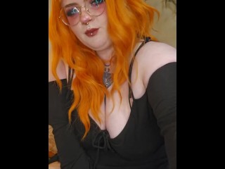 (risky!) gorgeous bbw masturbates with bedroom door open (people home)