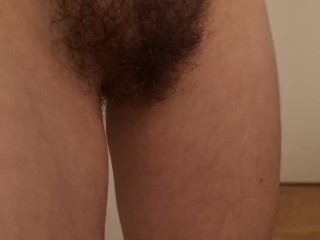 He jerked off his cock on my hairy pussy