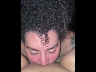 MILF de 42 años quiere COLAGENO de una chica colombiana de 25 años