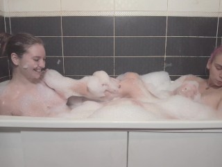 Fun in bath with my girlfriend Aura Sin