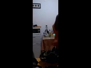 Me voy de vacaciones con mi hermanastra, la espio, se da cuenta y se calienta. Sexo anal, Big Ass