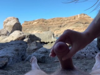 stranger saw a guy jerking off in public and give him blowjob Full video:Sunshine_mom_pee Manyvids