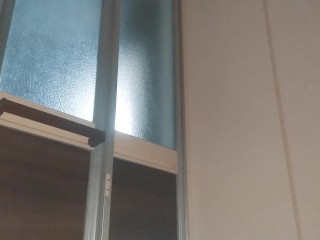 【手コキ＆即イキ】服を脱いで、そのまま即手コキからの射精へ