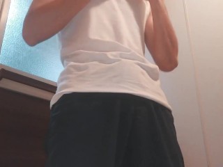 【手コキ＆即イキ】服を脱いで、そのまま即手コキからの射精へ