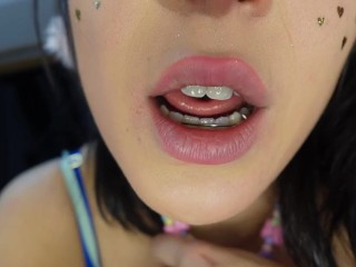 ASMR LENSLICKING close up sfw