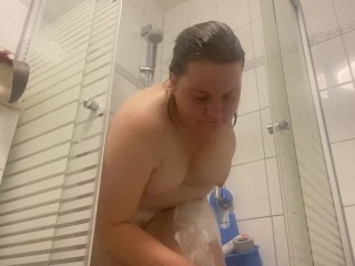 Amputee Girl Hot Shaving her Pussy