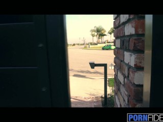 PORNFIDELITY Stella Rae Is So Happy Her Boyfriend Is Back