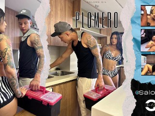 MILF LATINA FOLLA CON JOVEN PLOMERO COMO PAGO POR SUS SERVICIOS-SALOMÉ GIL