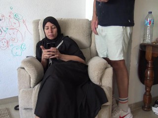 SAUDI WIFE LOVES HARDCORE PORN