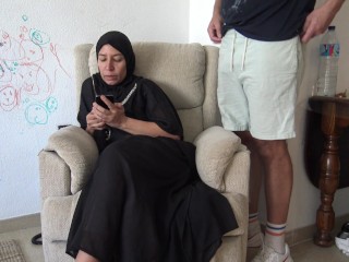 muslim stepmother with horny stepson ديوث مصري يصور مراته كلامها وسخ اوووي