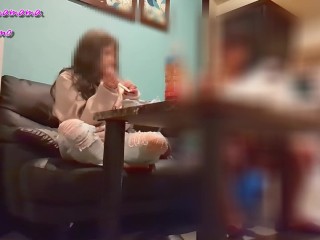 不倫人妻のフェラチオの舌使いが上手すぎて、不倫相手が数分で射精してしまう