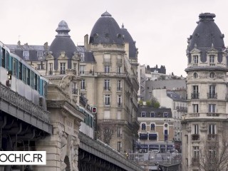 Tiffany Leiddi does a blowjob in the toilets of a restaurant