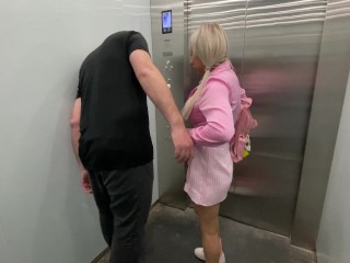 Thankful slutty school girl fucked by a huge dick in anal, to keep her virginity