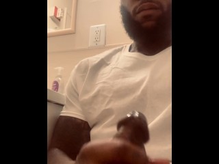 Almightybbbcking Cums all over himself 🍆💦