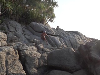 BIG COCK STRANGER DESTROYS JUICE PUSSY ON THE BEACH