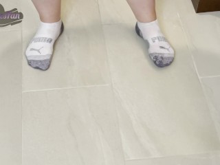 Pissing Down My Legs & Soaking My Socks | Big Ass MILF Flooding The Floor