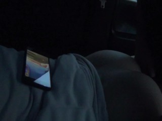 It was amazing to creampie my girlfriend while she was playing a game while watching a gravure video