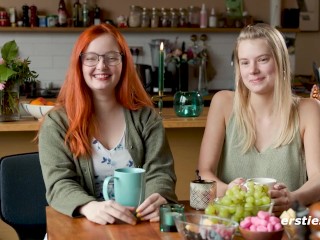 Ersties - Sinnliches lesbisches Dildospiel mit Jolien und Iva