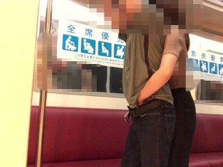 電車内でエッチな先輩が後ろから抱きついて乳首責めと手コキで気持ちよくさせてくれる♡　