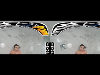 VIRTUAL PORN - Payton Preslee Is So Turned On When Isiah Rubs Her Juicy Pussy In The Shower