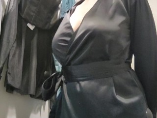 Hot girl showed her big tits in the fitting room